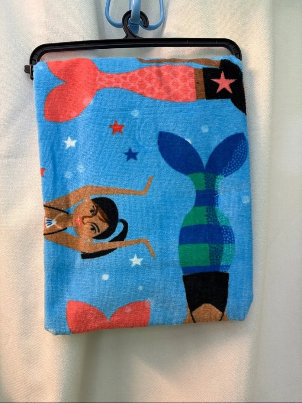 🧜‍♀️🆕🧜‍♀️ Mainstays Colorful Mermaid Beach Towel - Blue, Green, Red